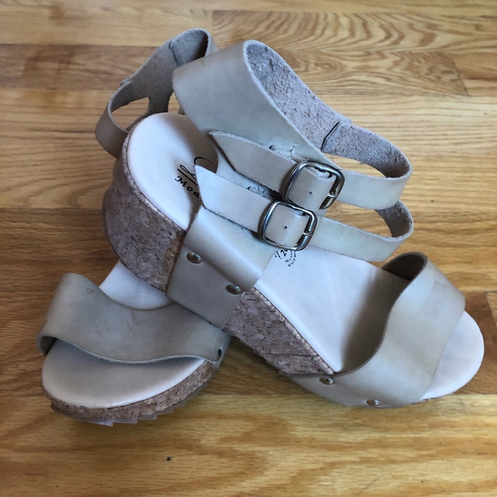 Nude Wedge Sandals Platforms size 7 Summer Shoes